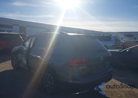 2019 Volkswagen Tiguan 2.0T Se/2.0T Sel/2.0T Sel R-Line/2.0T Sel R-Line Black из США, поврежденный, VIN 3VV3B7AX2KM063310